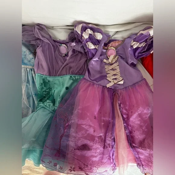 Disney princess dress up lot - Picture 5 of 5